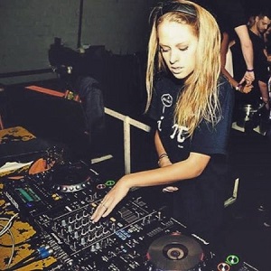 va - I Got To Give You 10 Of My Favs by Nora En Pure